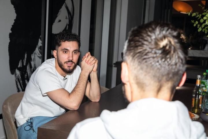  谢尔基自信前行：命运指引我登顶巅峰；球场风格融合多元元素，创造永恒回忆。 体育新闻