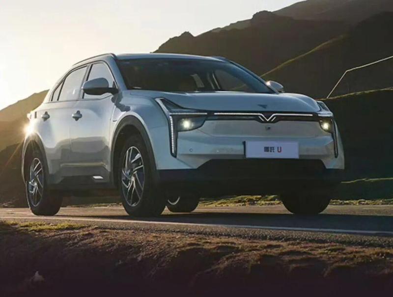 新能源车主深陷售后困境,哪吒汽车权益承诺难兑现。 汽车科技