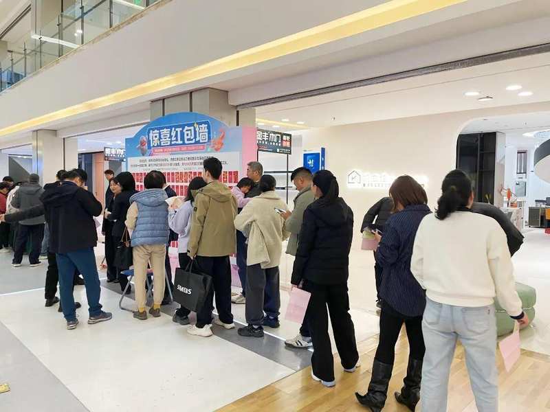  普陀家居市场借楼市东风强劲复苏；两大巨头促销火力全开，消费热情高涨。 房产家居