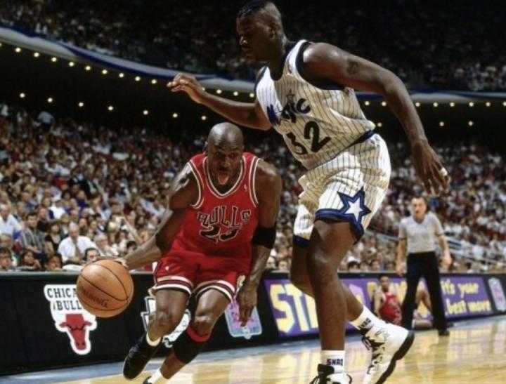  奥尼尔坚定发声：乔丹的GOAT地位无可动摇；总决赛零失利铸就传奇。 体育新闻