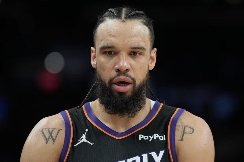  热血沸腾！39岁詹姆斯诠释何为真正的领袖，湖人大胜背后的团队力量 体育新闻